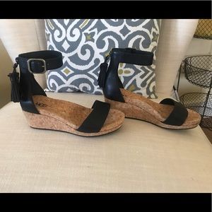 New without tag UGG wedges women’s size 6